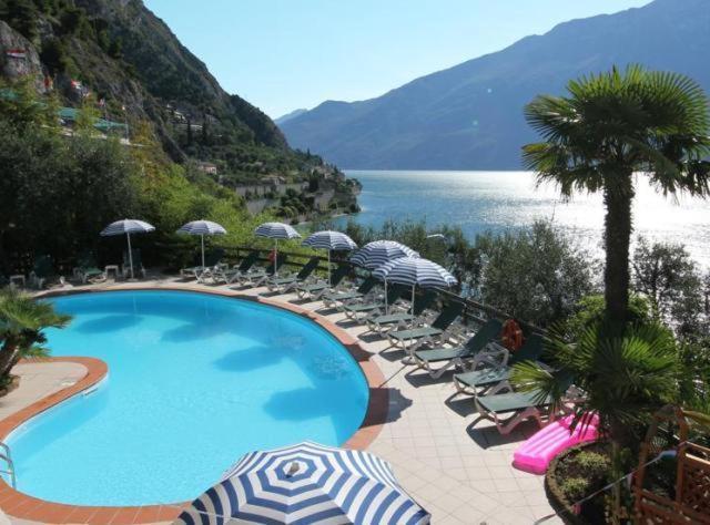 Hotel Augusta Garni Limone sul Garda Exterior photo