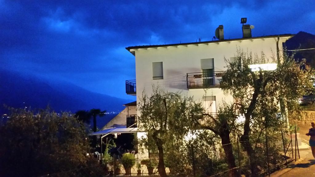 Hotel Augusta Garni Limone sul Garda Exterior photo