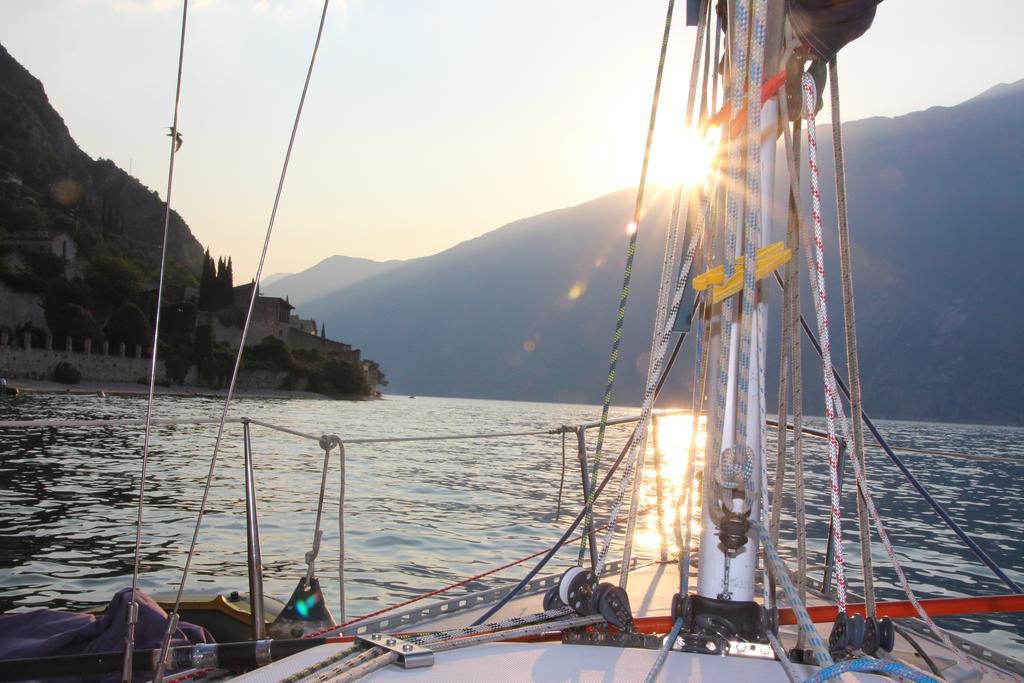 Hotel Augusta Garni Limone sul Garda Exterior photo