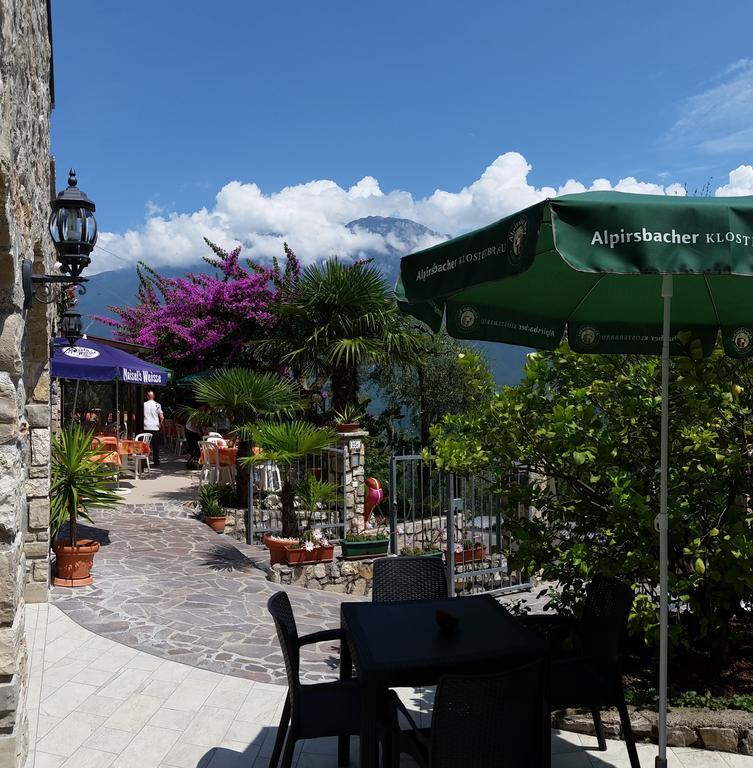 Hotel Augusta Garni Limone sul Garda Exterior photo