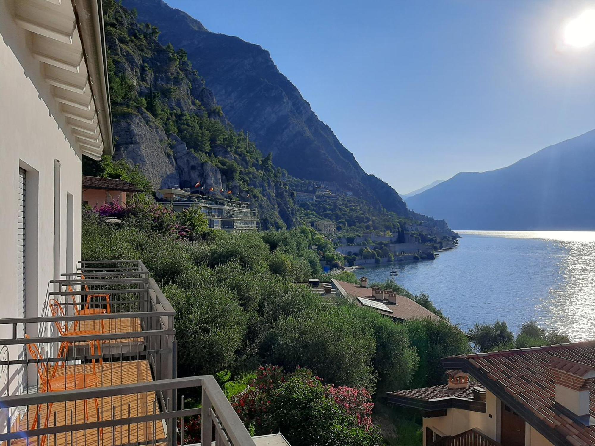 Hotel Augusta Garni Limone sul Garda Exterior photo