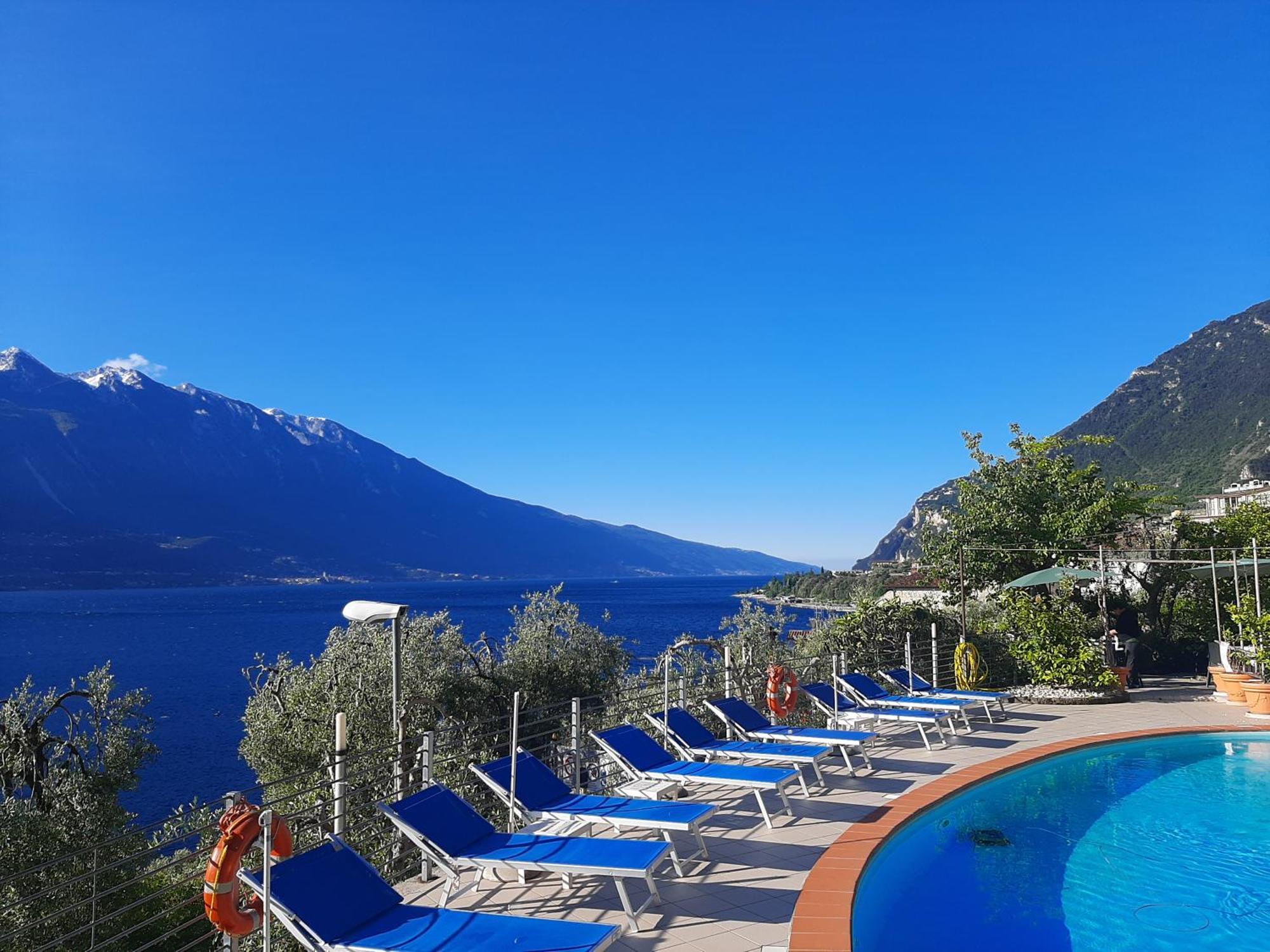 Hotel Augusta Garni Limone sul Garda Exterior photo