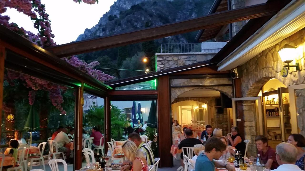 Hotel Augusta Garni Limone sul Garda Exterior photo
